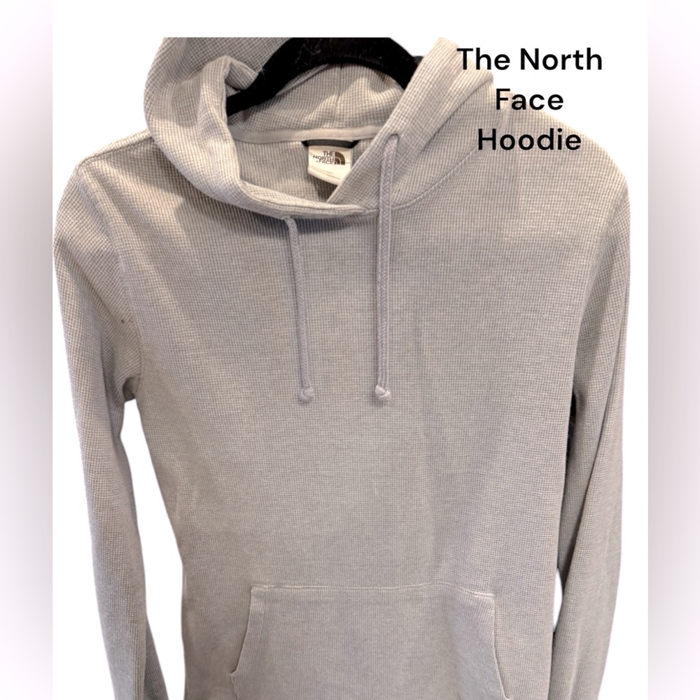 The North Face gray hoodie. Size men’s small. Great condition.